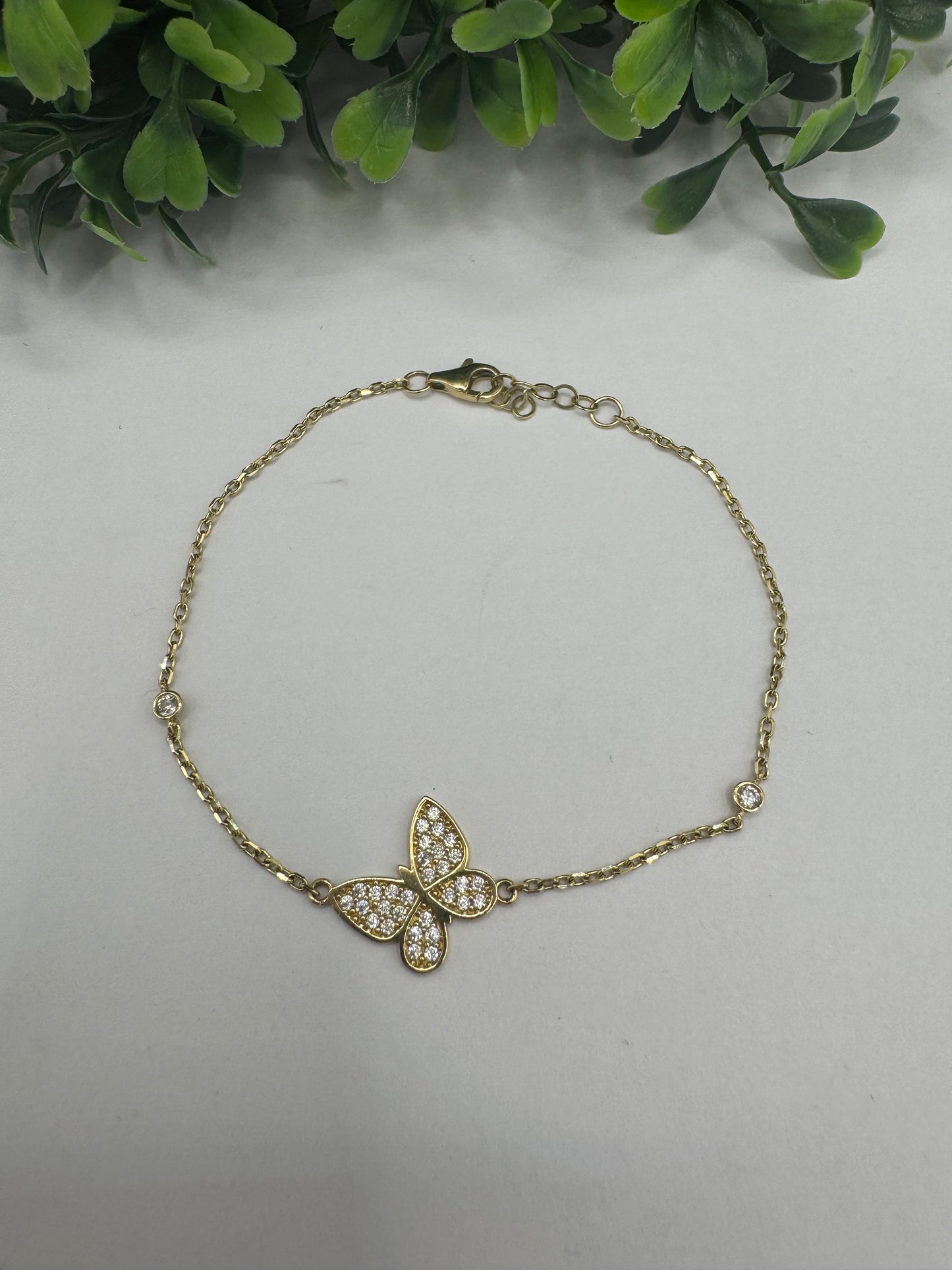 Pulsera de mariposa y sirconias.