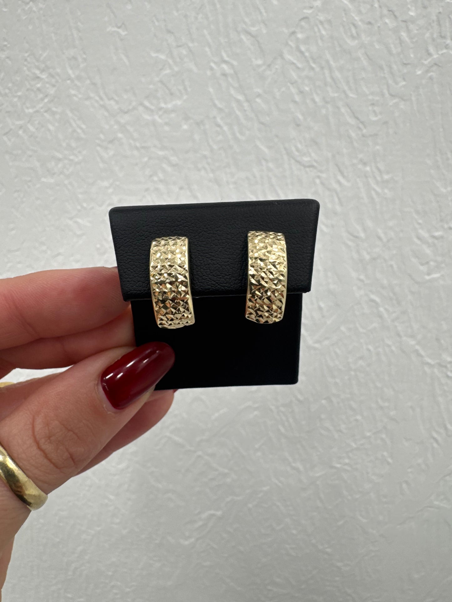 Aretes