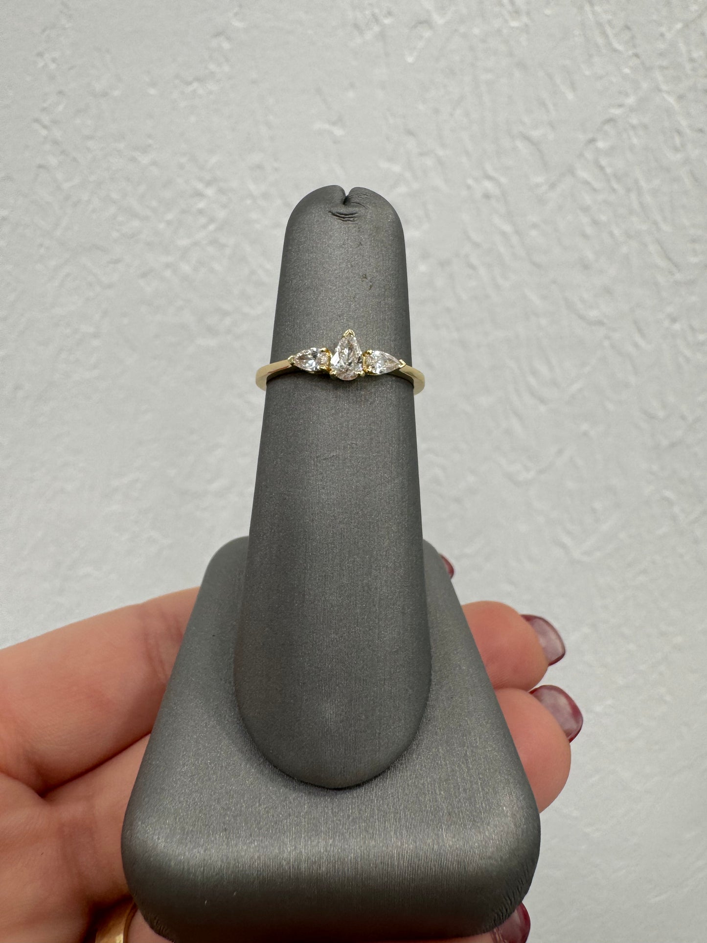Anillo de peritas