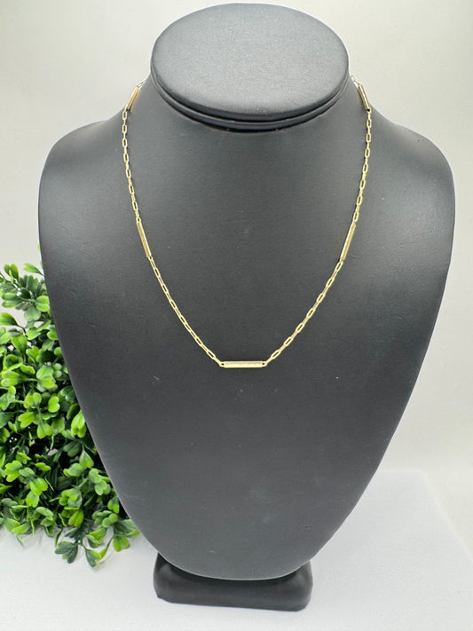 Cadena paper clip con barritas.
